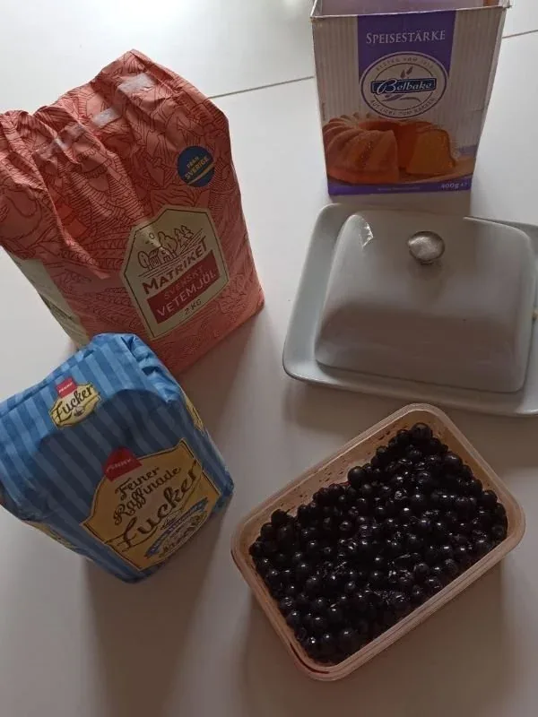 Die Zutaten für den schwedischen Blaubeerkuchen