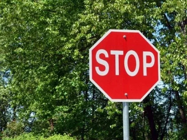 Grenzen ziehen heißt NEIN oder STOP sagen.